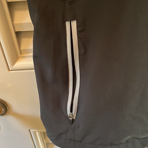 Zero Restriction Golf Vest - Picture 3 of 5